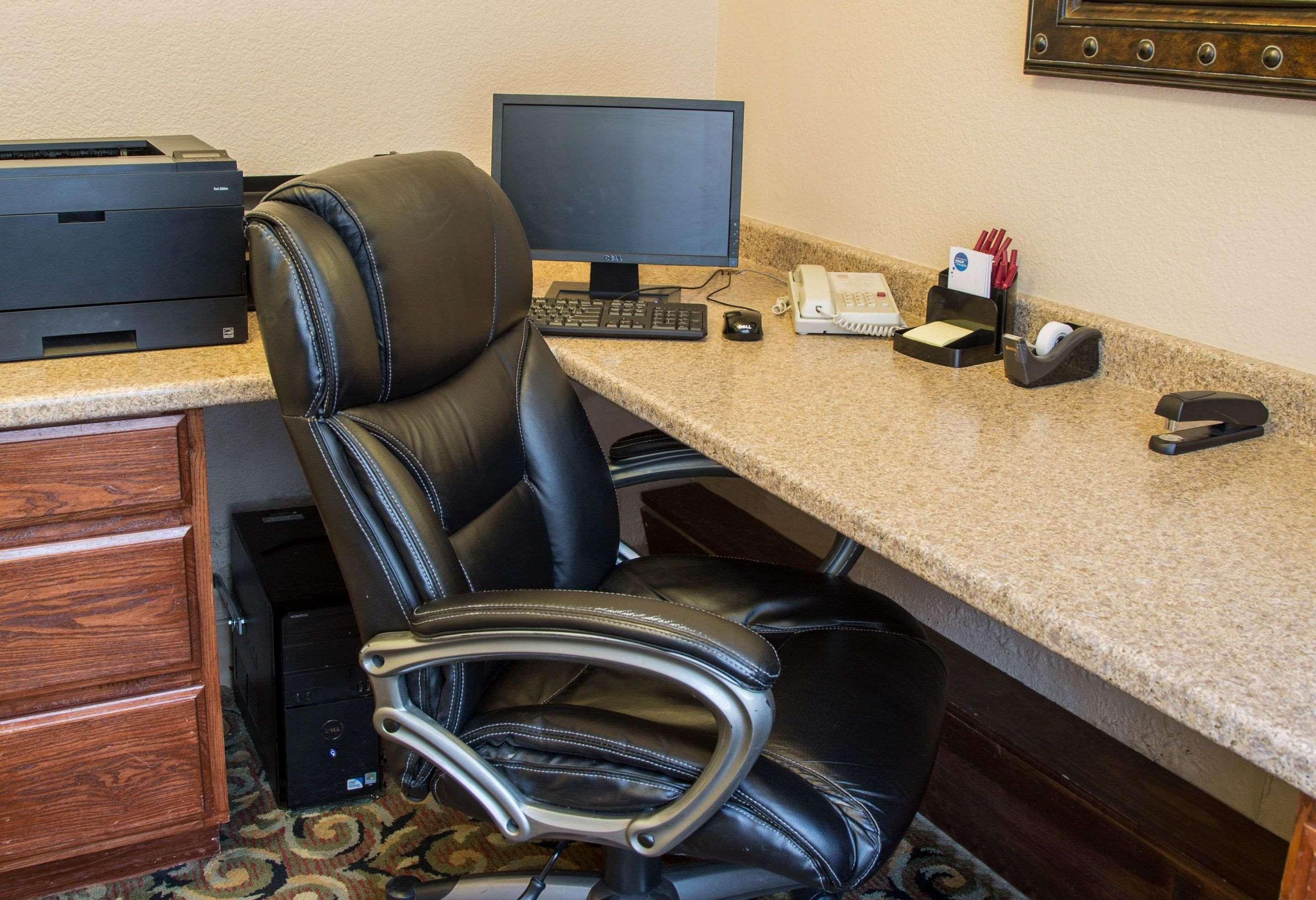 HOTEL COMFORT SUITES NORTH FOSSIL CREEK FORT WORTH, TX 2* (United States) -  from US$ 63 | BOOKED